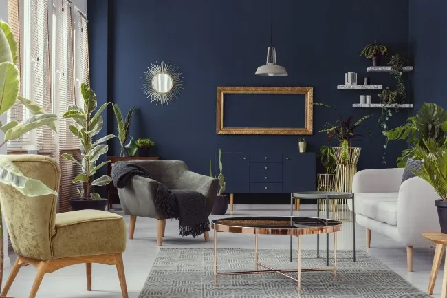 El minimalismo como clave en la decoración de salas pequeñas y modernas.