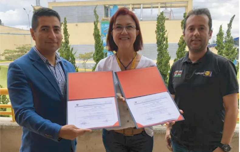 Primera planta de pinturas colombiana certificada en la producción de pinturas para aeronaves militares