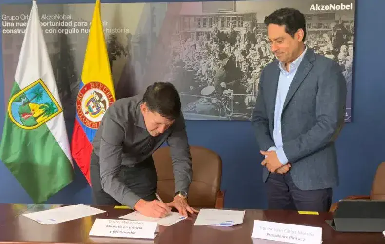 Pintuco y MinJusticia firman acuerdo para evitar desvío de insumos para la producción ilegal de drogas